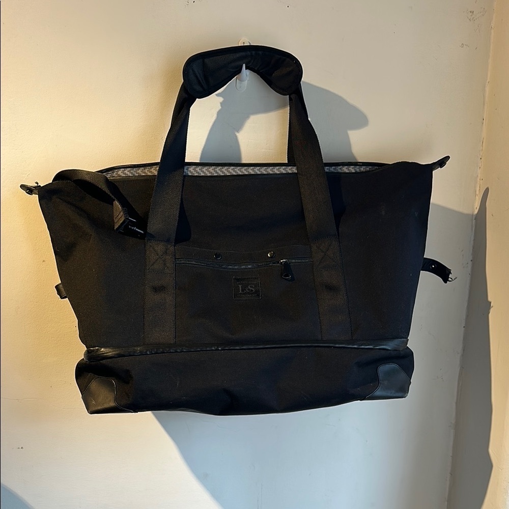 Lo & Sons Deluxe Weekender Black Travel Bag